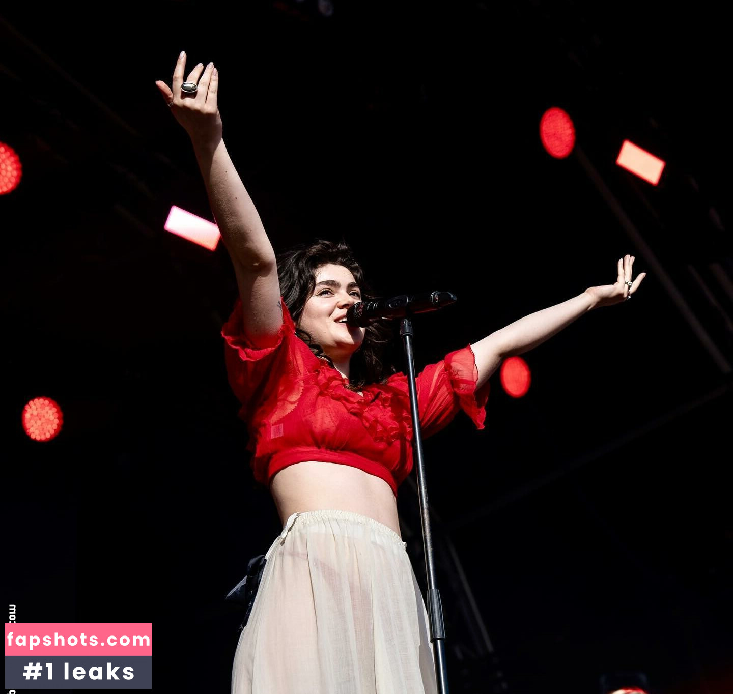 Abigail Morris nude babe gallery