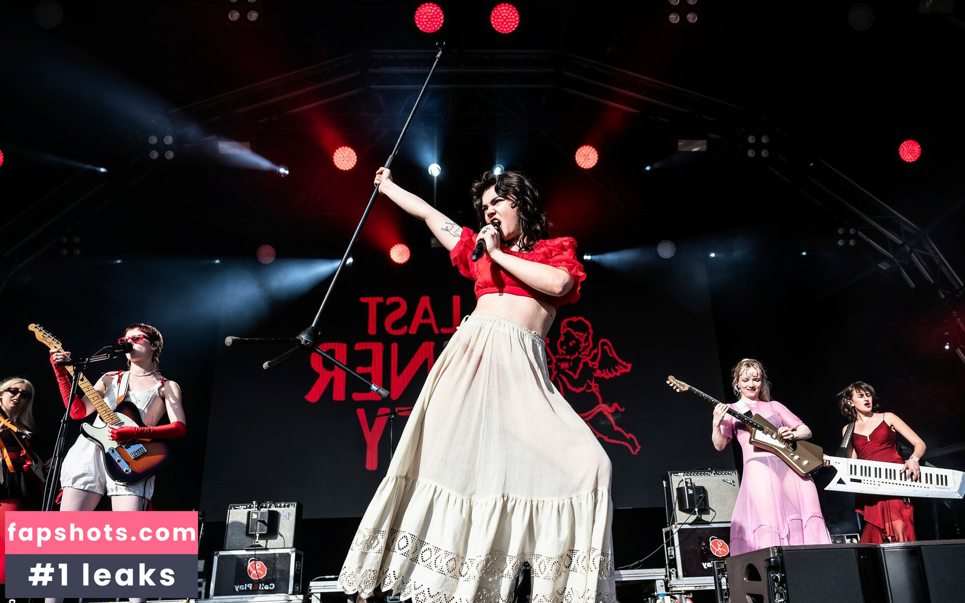 Abigail Morris gallery photo #17