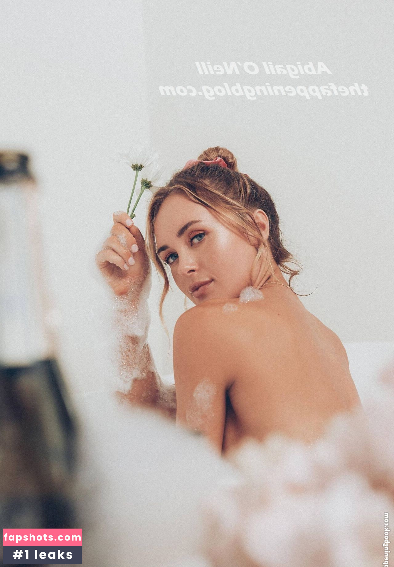 Abigail O'Neill gallery photo #99