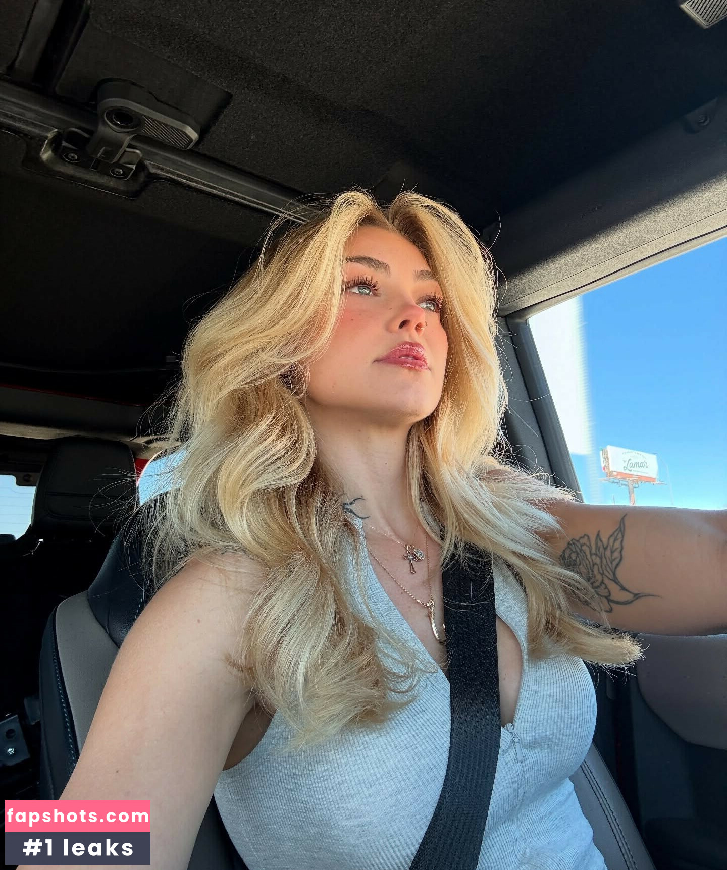 abigailwhhite gallery photo #3