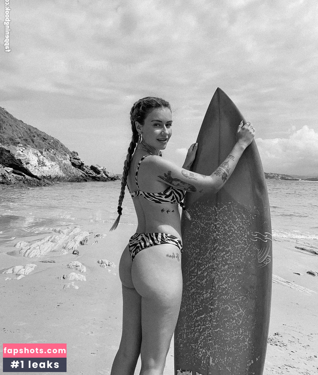 Abril Cols gallery photo #47