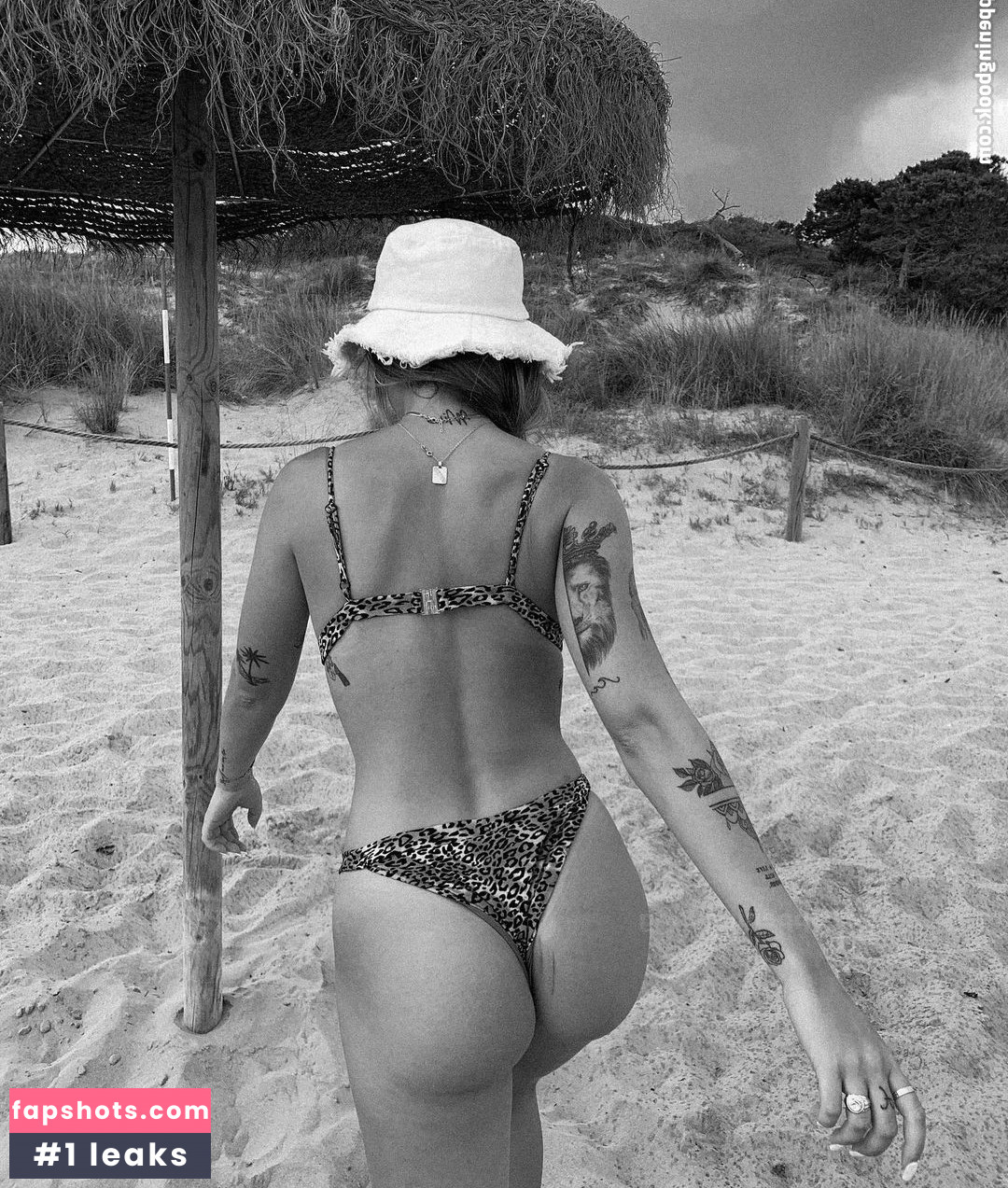 Abril Cols gallery photo #57