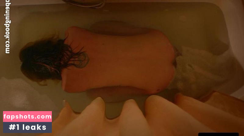 Abril Zamora gallery photo #10