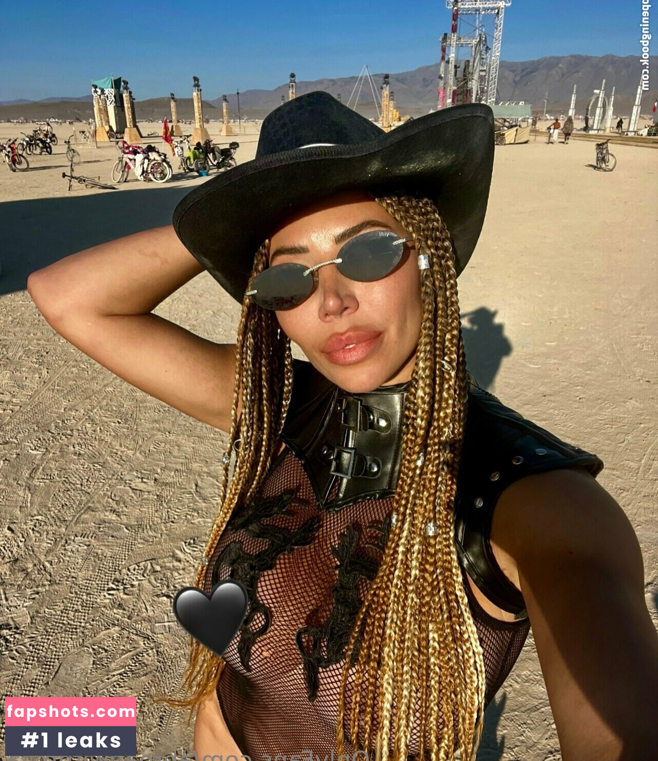 Abroadwithmila gallery photo #25