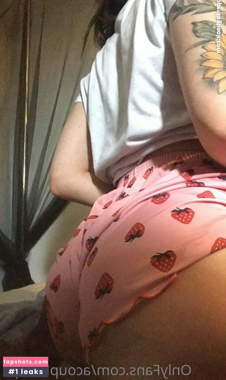 acouplechips nude babe gallery