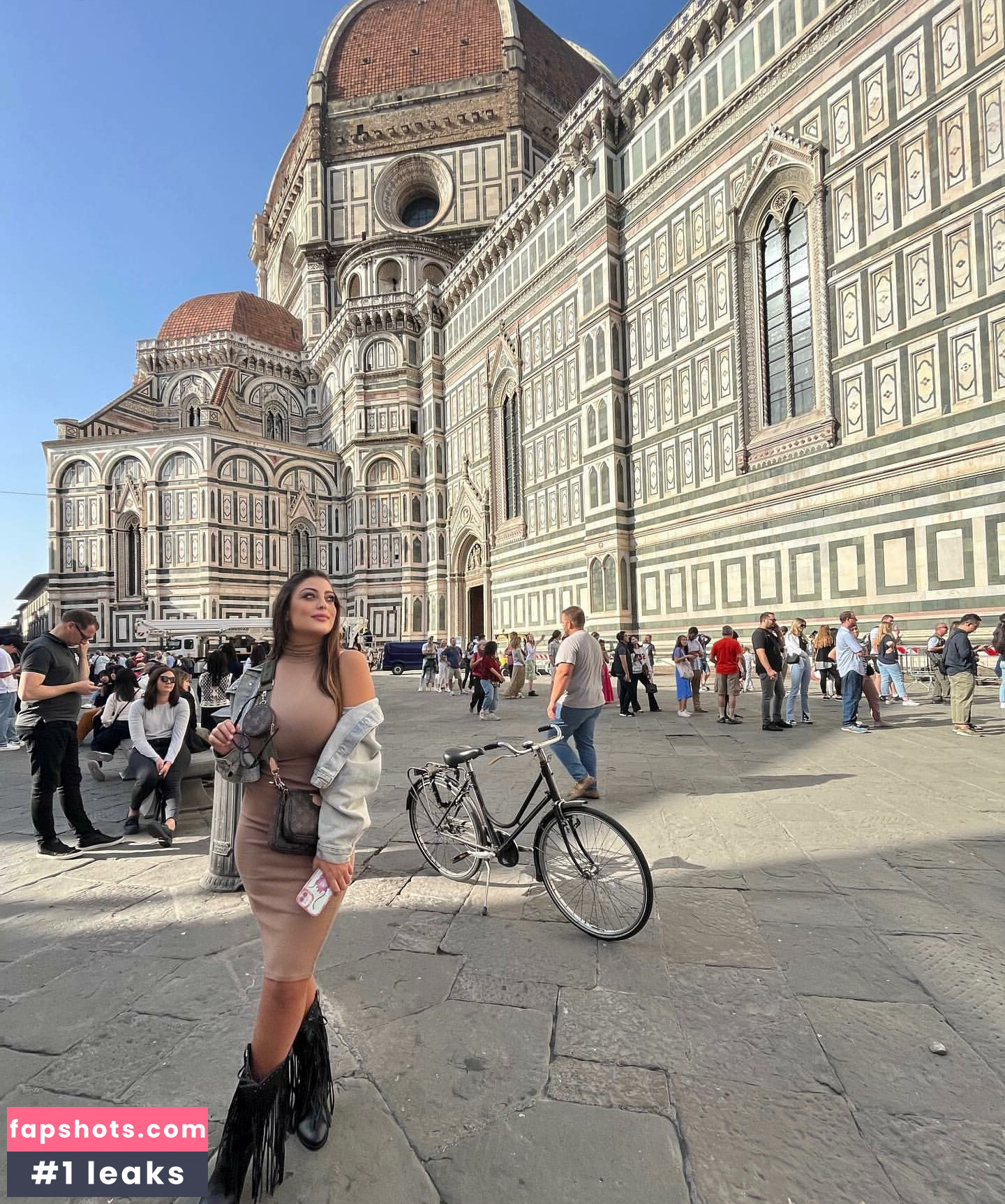 Acqua In Bocca nude babe gallery