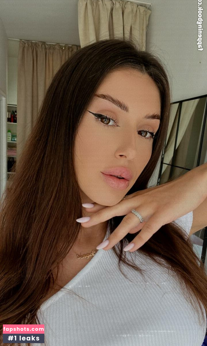 Adalline gallery photo #14