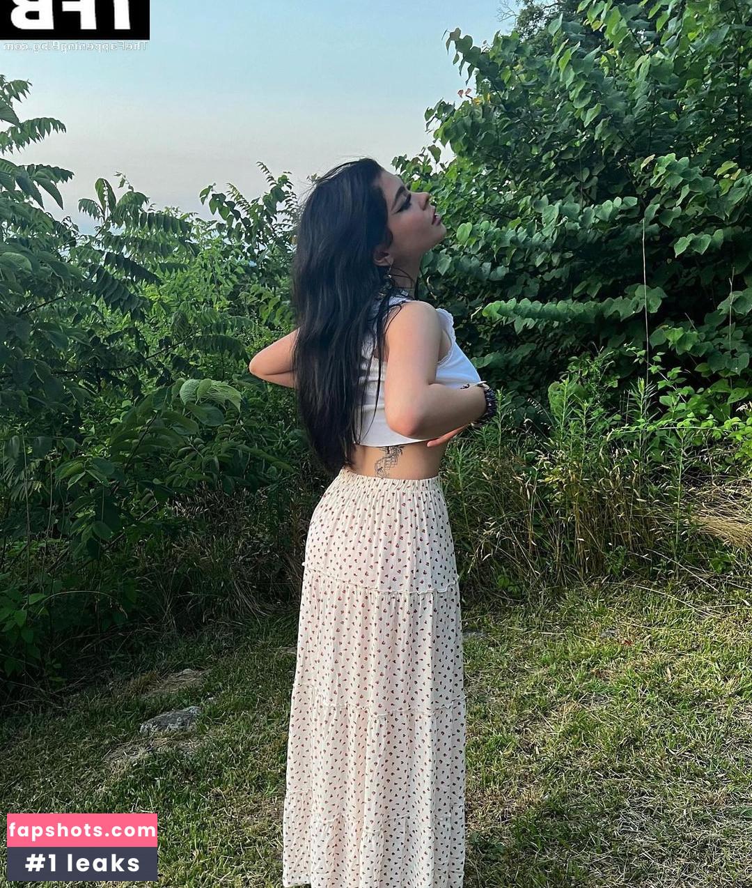 Addison Riecke gallery photo #15