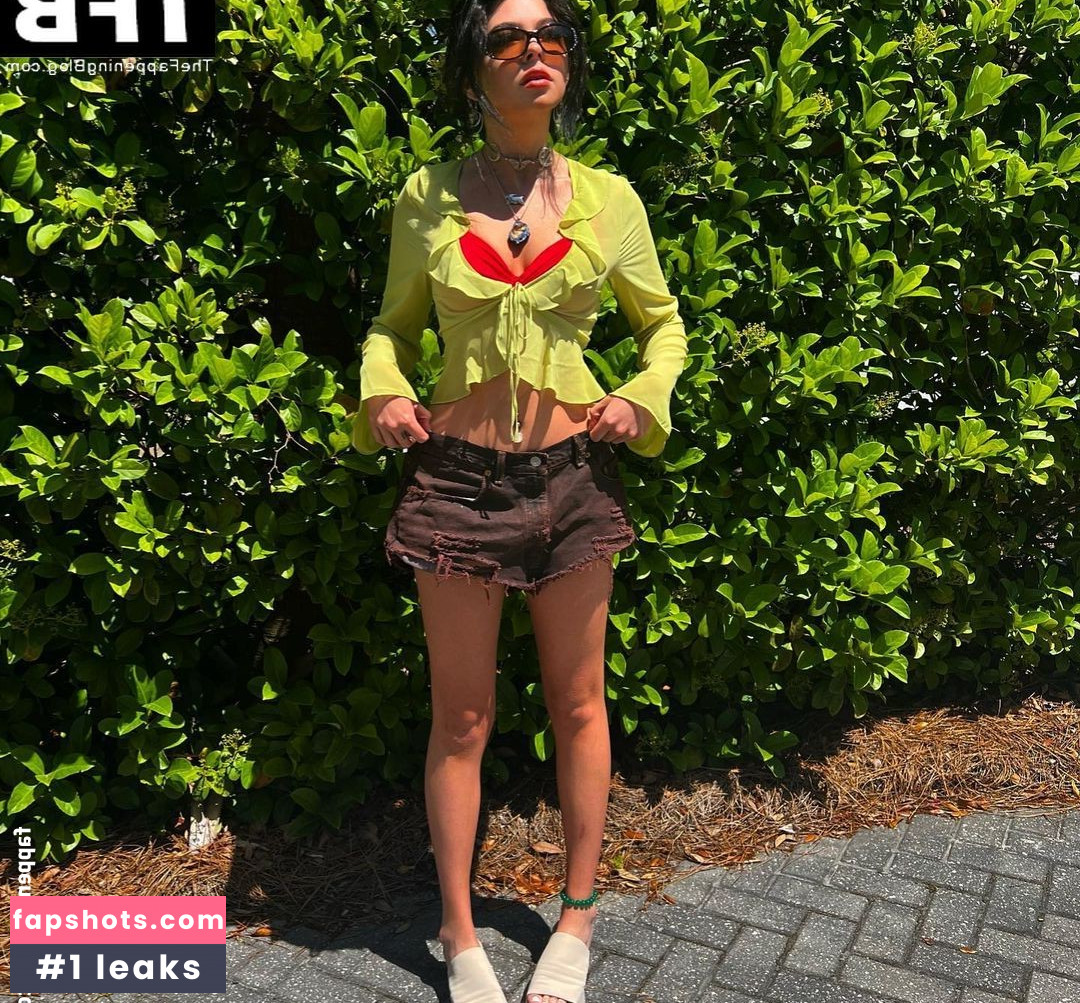 Addison Riecke gallery photo #18