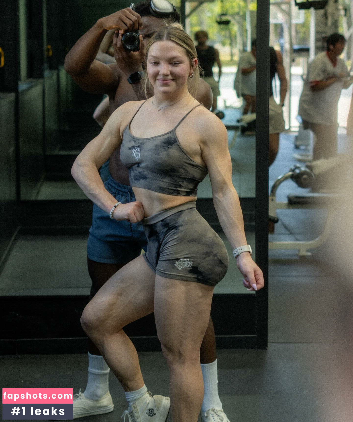 Addison Shields gallery photo #3