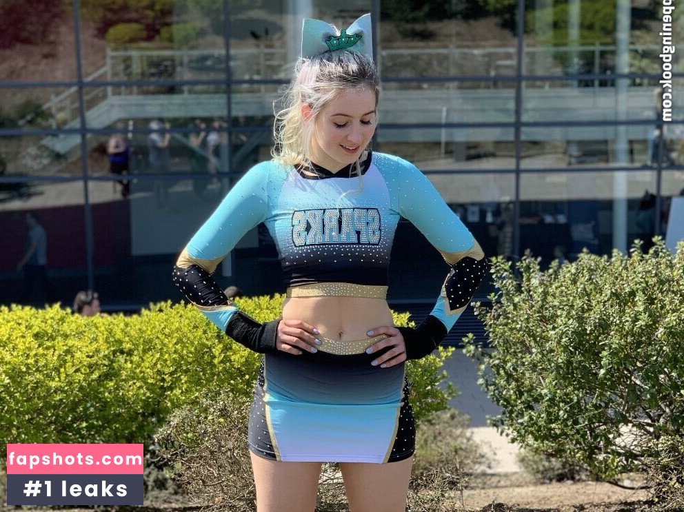 Adele Cooper gallery photo #21