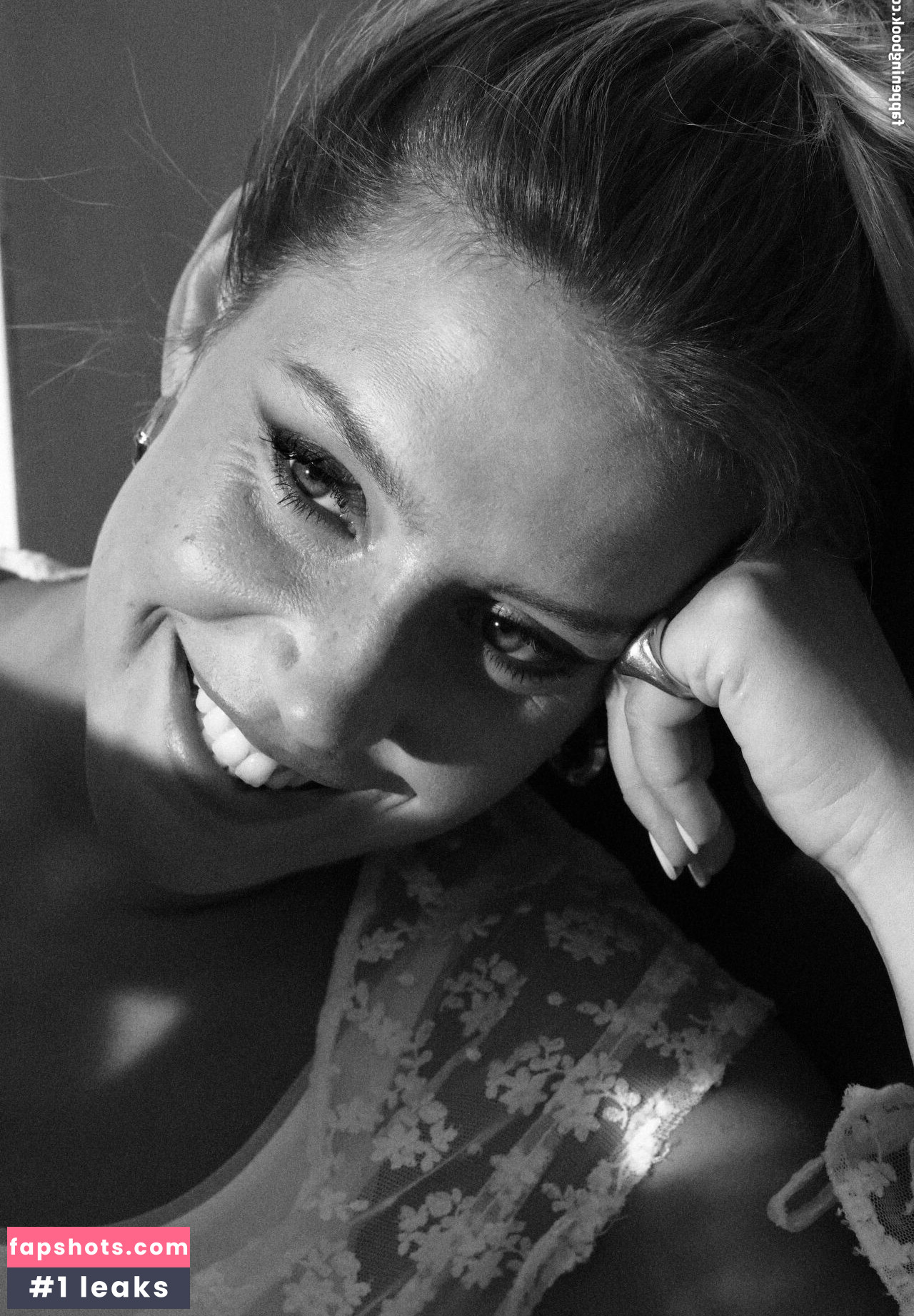 Adèle Exarchopoulos gallery photo #32