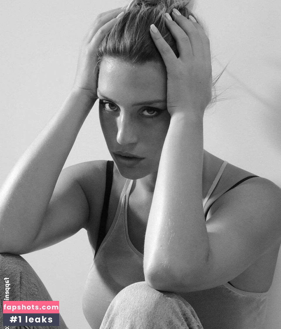 Adèle Exarchopoulos gallery photo #39