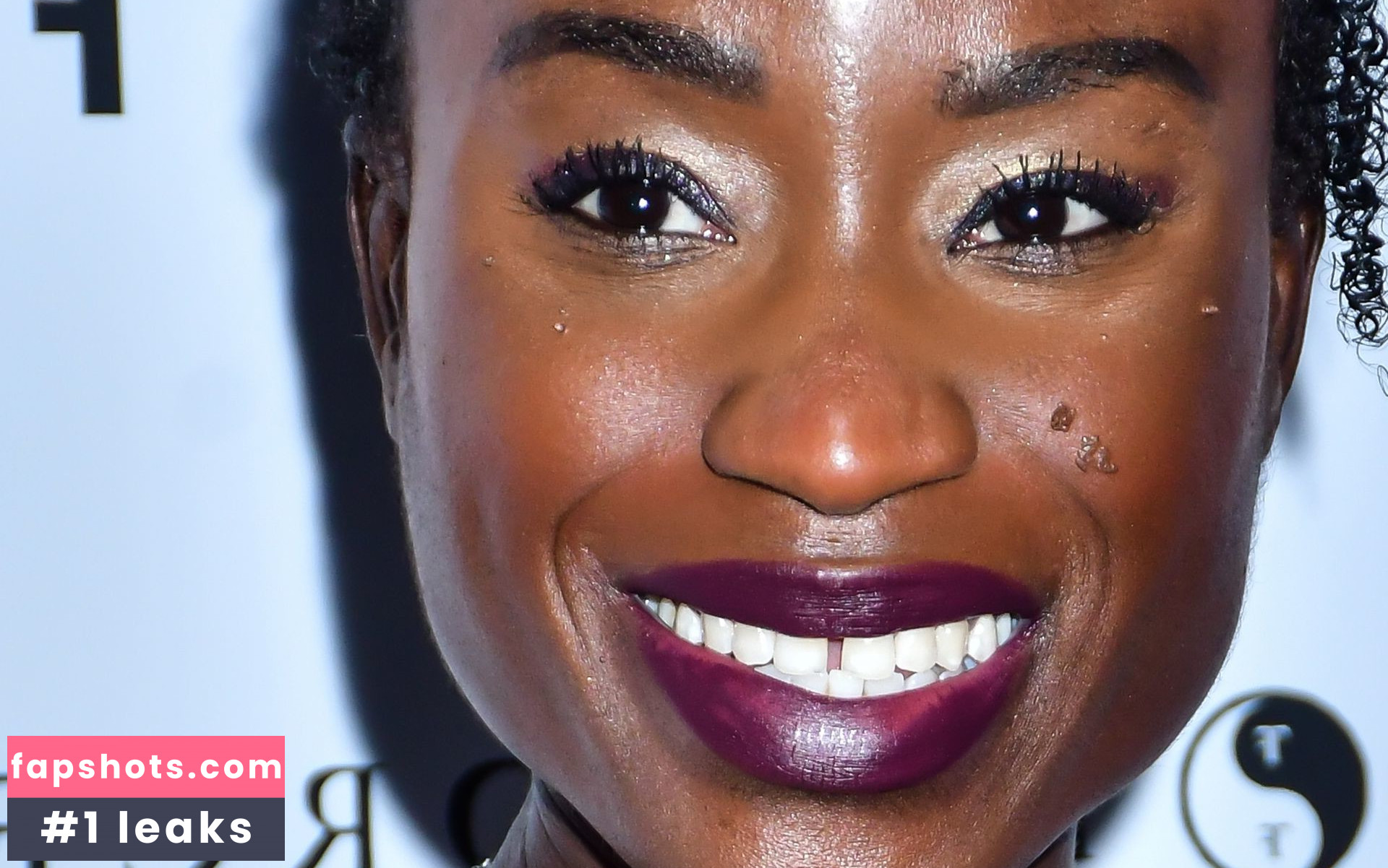 Adele Oni gallery photo #15