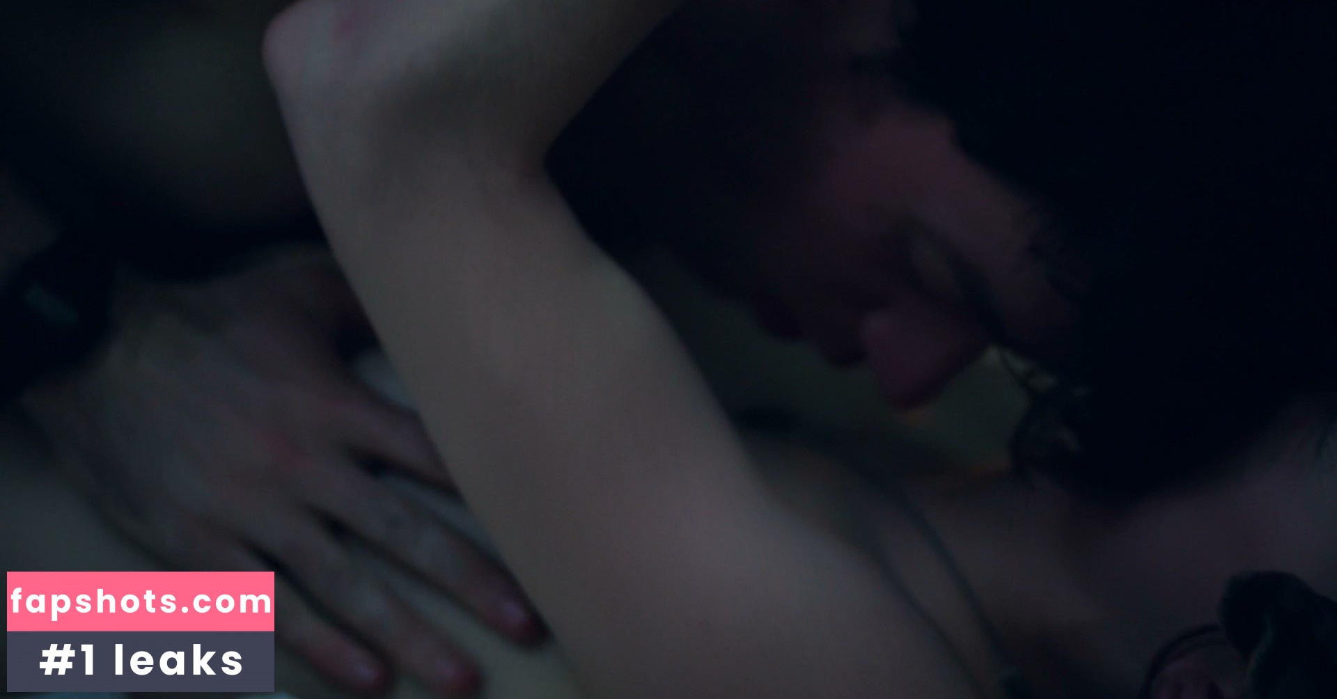 Adele Perovic gallery photo #2