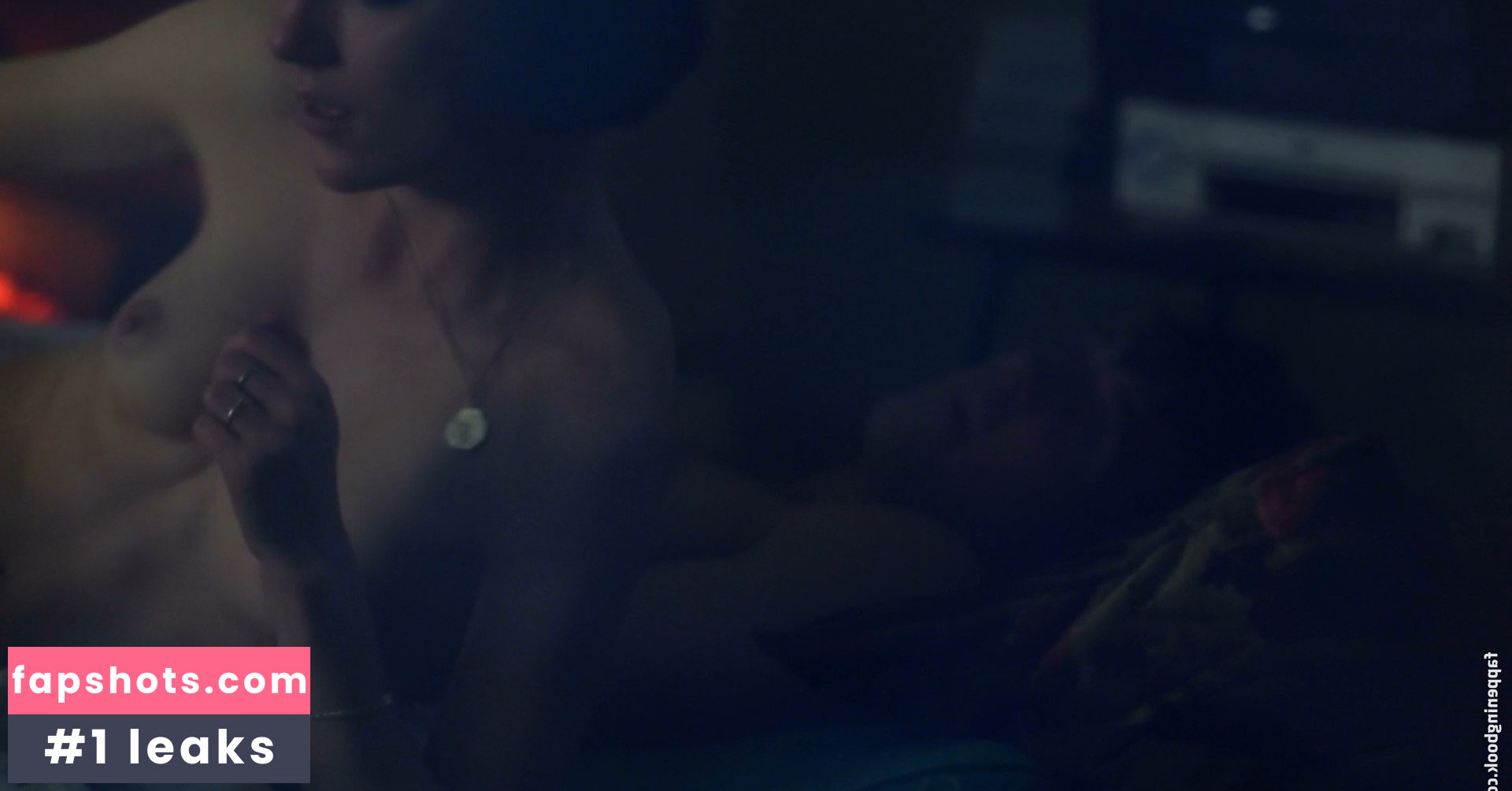 Adele Perovic gallery photo #4