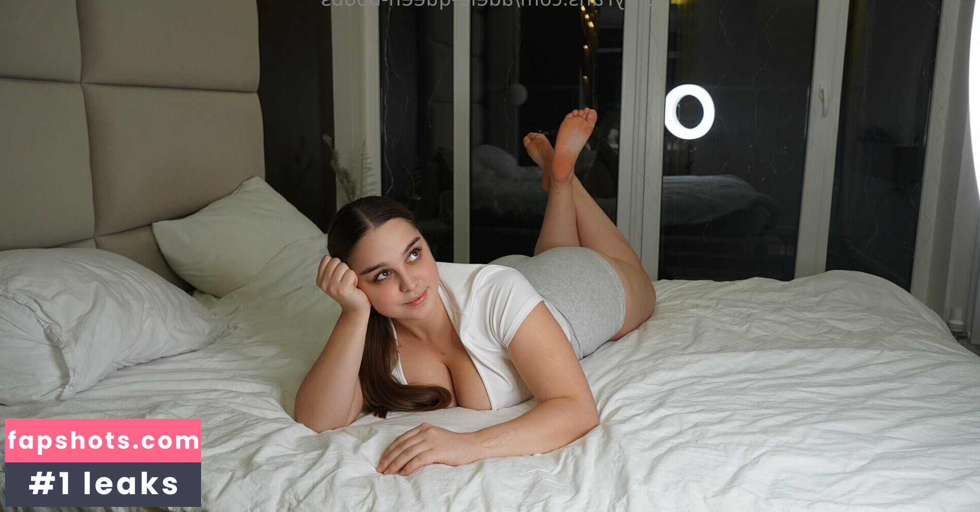 adele-queen-boobs gallery photo #27