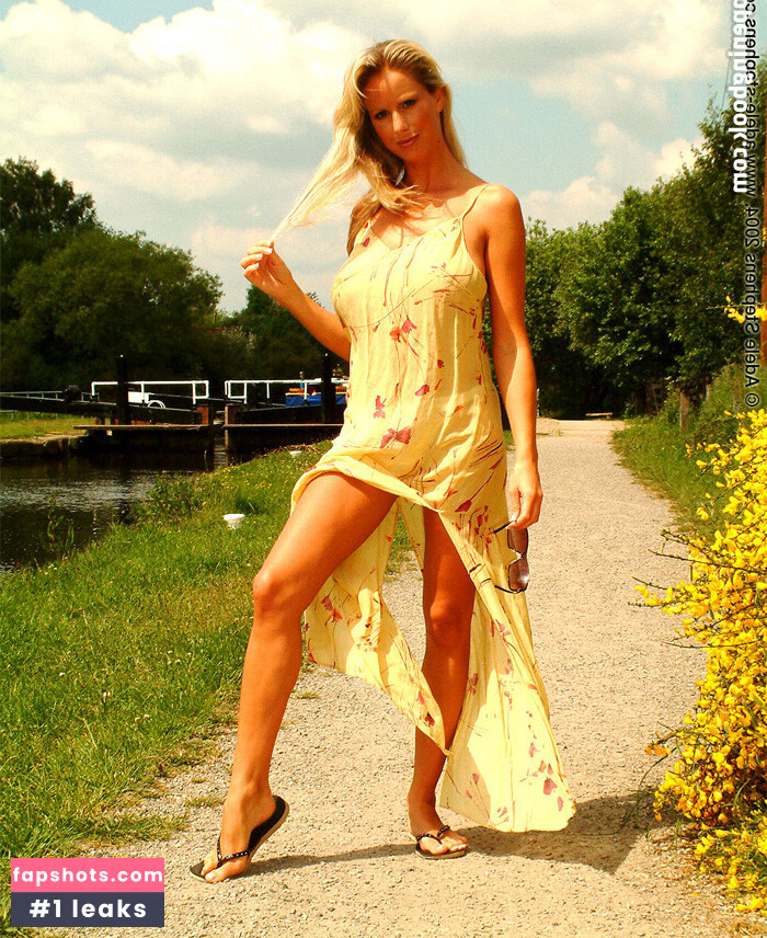 Adele Stephens gallery photo #1094