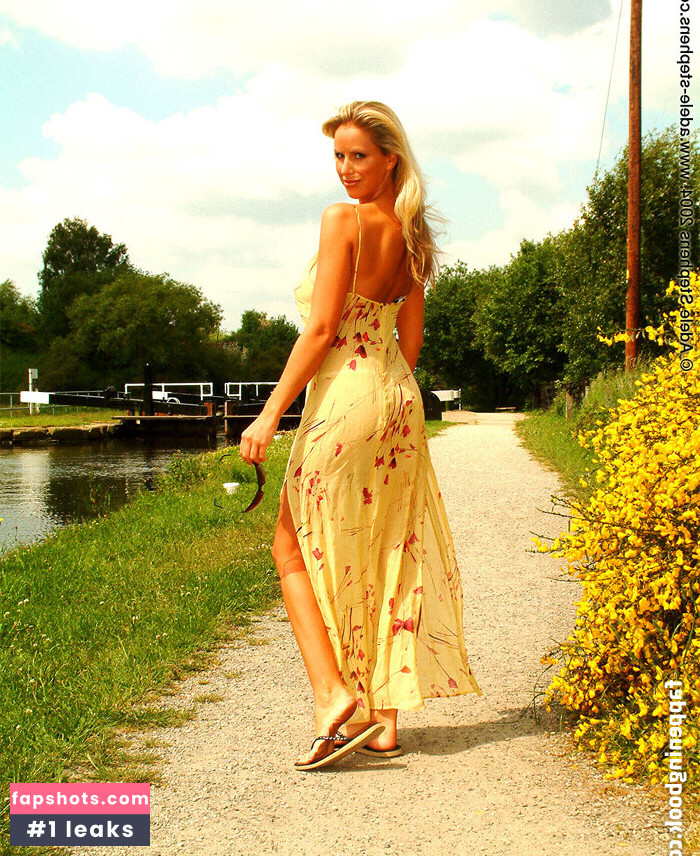 Adele Stephens gallery photo #1099