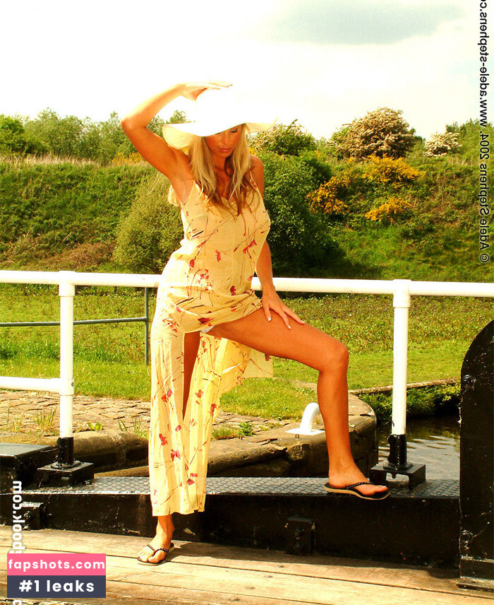 Adele Stephens gallery photo #1102