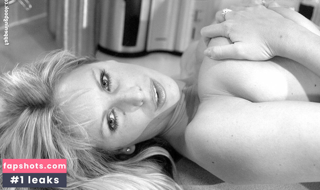 Adele Stephens gallery photo #953