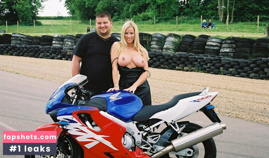 Adele Stephens gallery photo #983