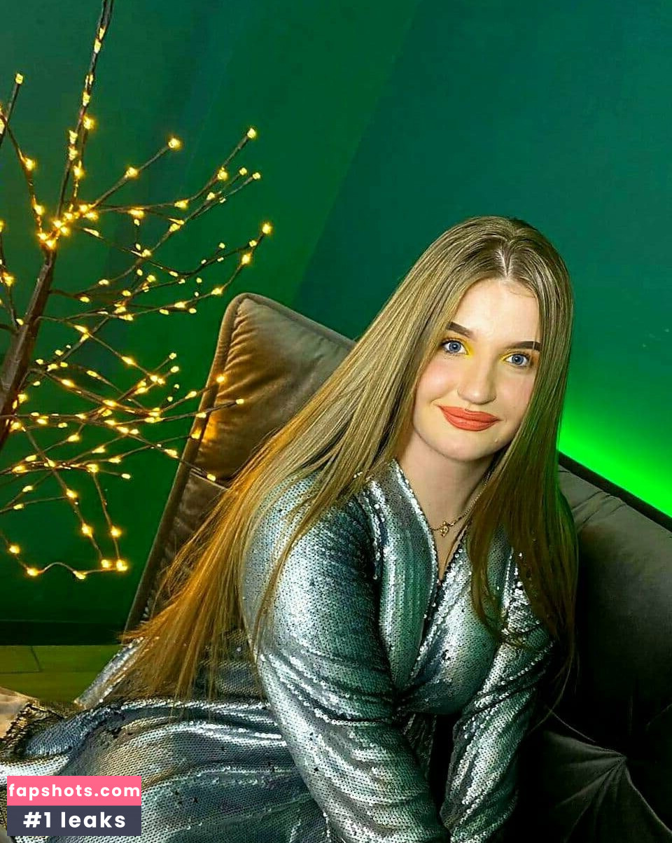 Adele_sugar gallery photo #2