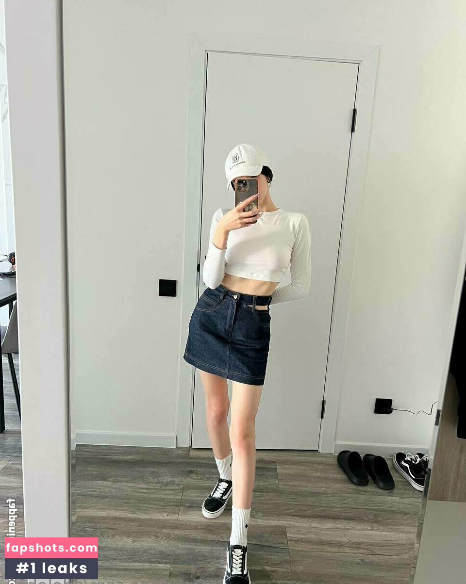 adelebee gallery photo #50