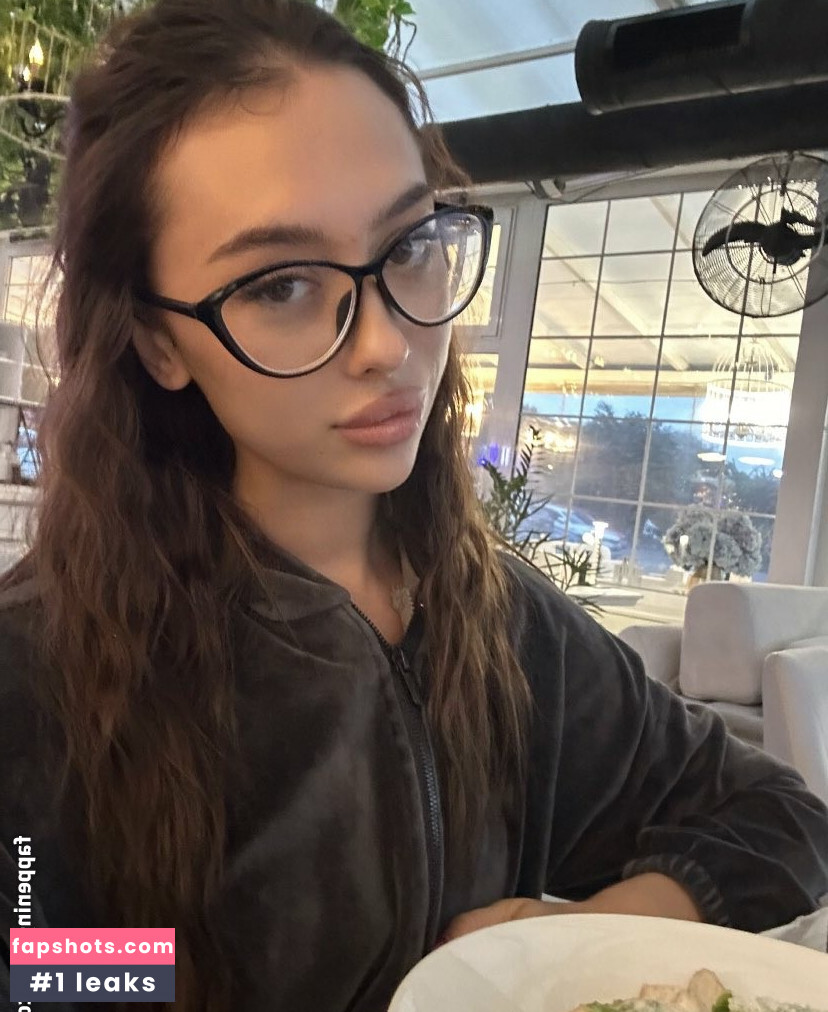 AdeleDesire gallery photo #4