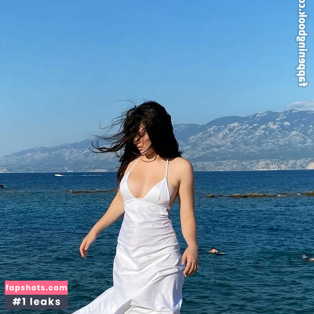 Adrialoo gallery photo #3