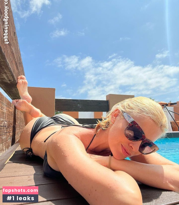 Adriana Abenia Nude Leaks OnlyFans Photos #44 - LeakJerk