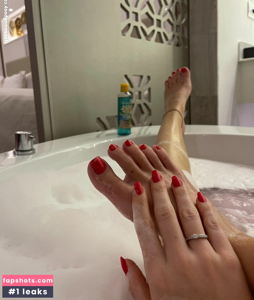 adriana.feetgirl Filtración Desnuda OnlyFans Foto #16 - Fapshots