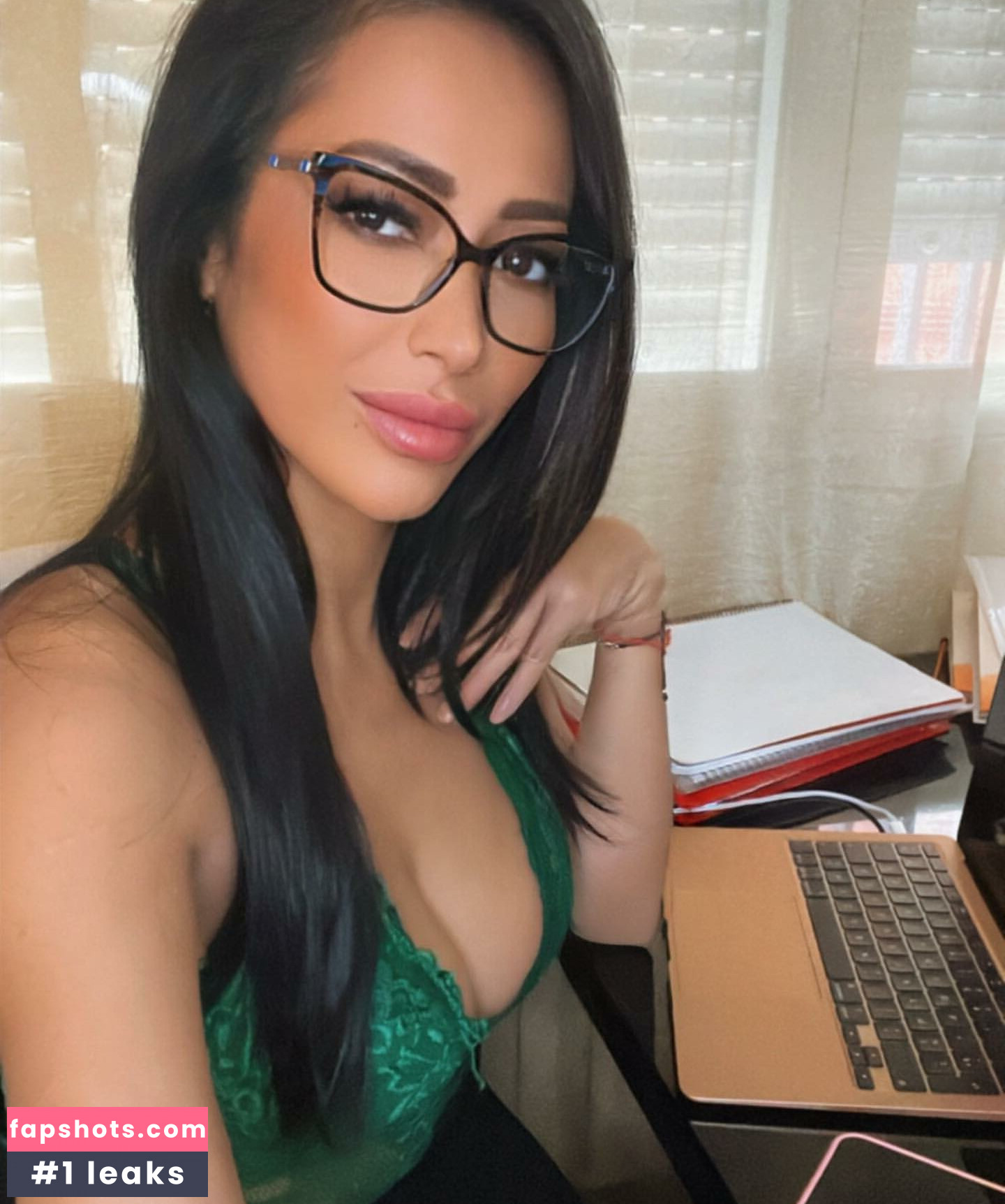 Adriana Meran gallery photo #9