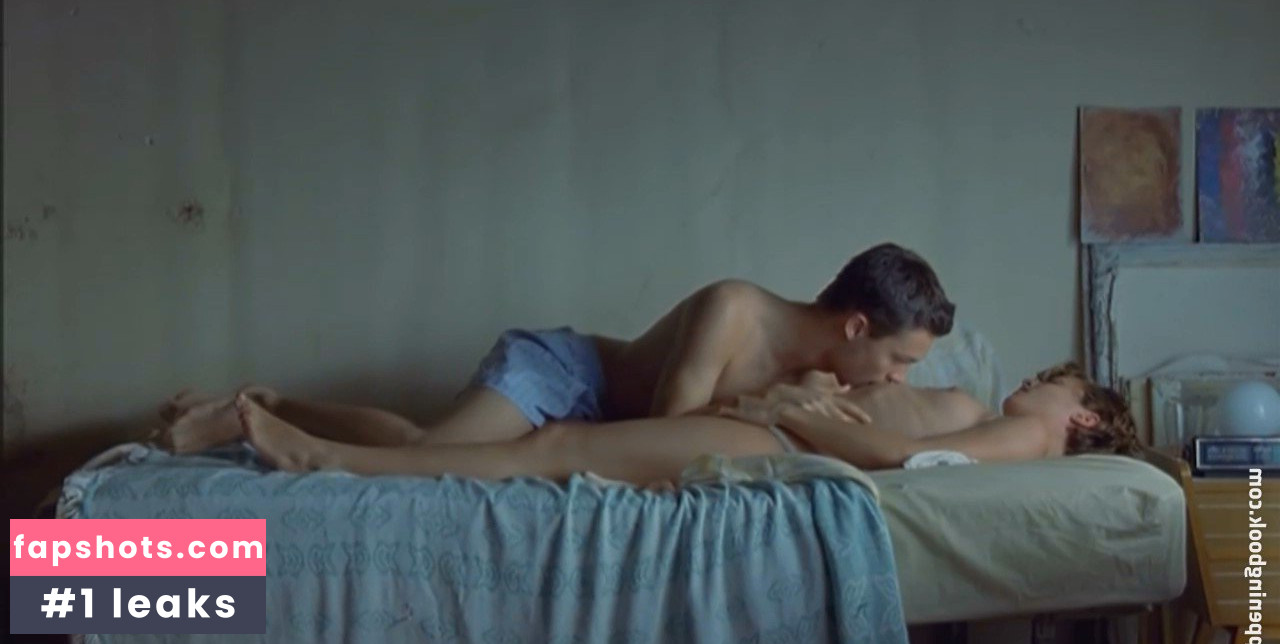 Adriana Ugarte gallery photo #18