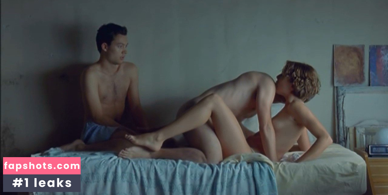 Adriana Ugarte gallery photo #21