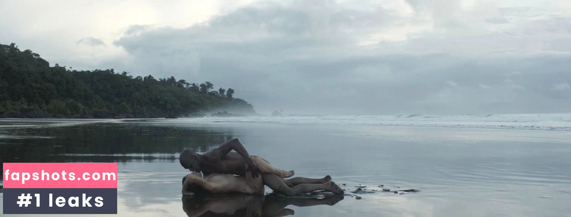 Adriana Ugarte gallery photo #23