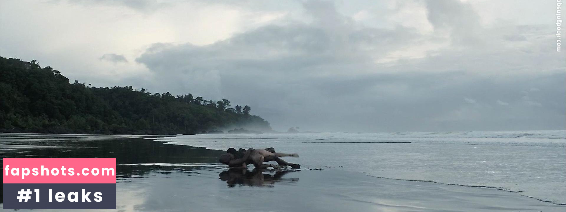 Adriana Ugarte gallery photo #35