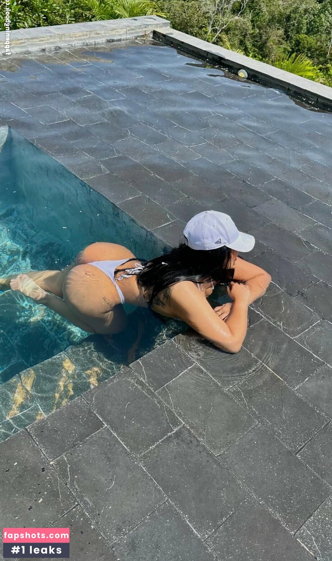 Adrianalobo gallery photo #9