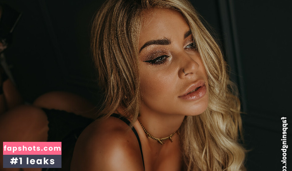 Adrianna Śledź gallery photo #18