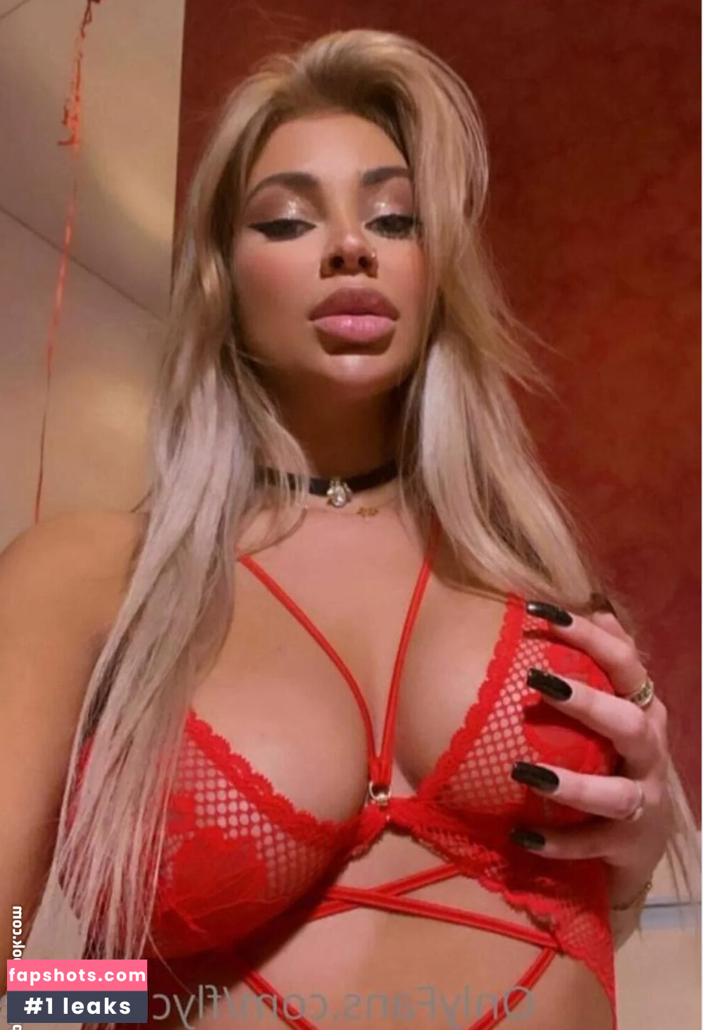 Adrianna Śledź nude babe gallery