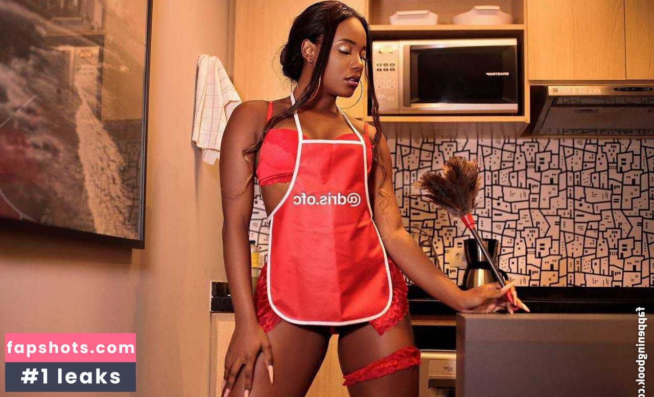 Adriele Souza gallery photo #23