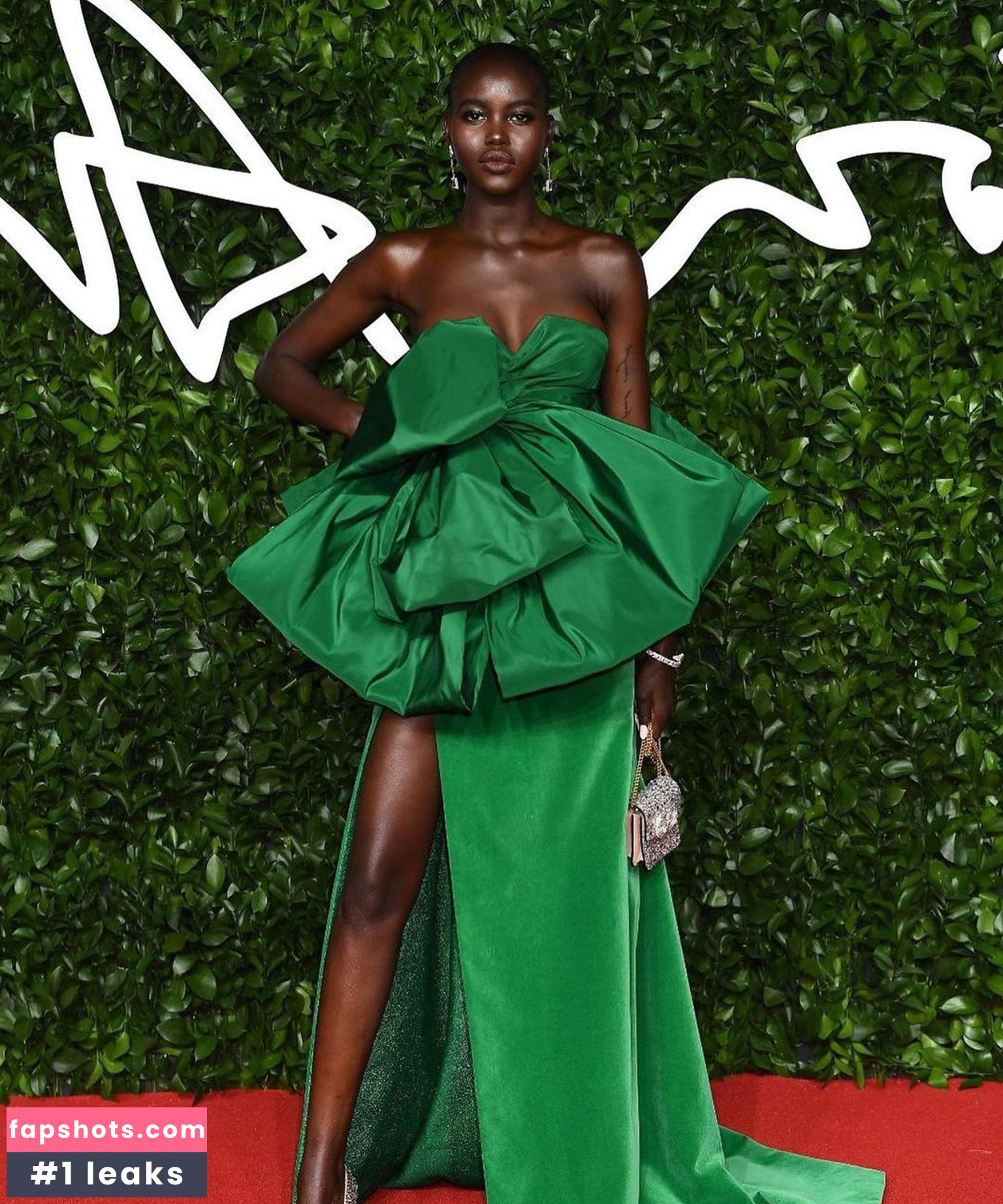 Adut Akech Nahé úniky fotek pouze od fanoušků #151 - Fapshots