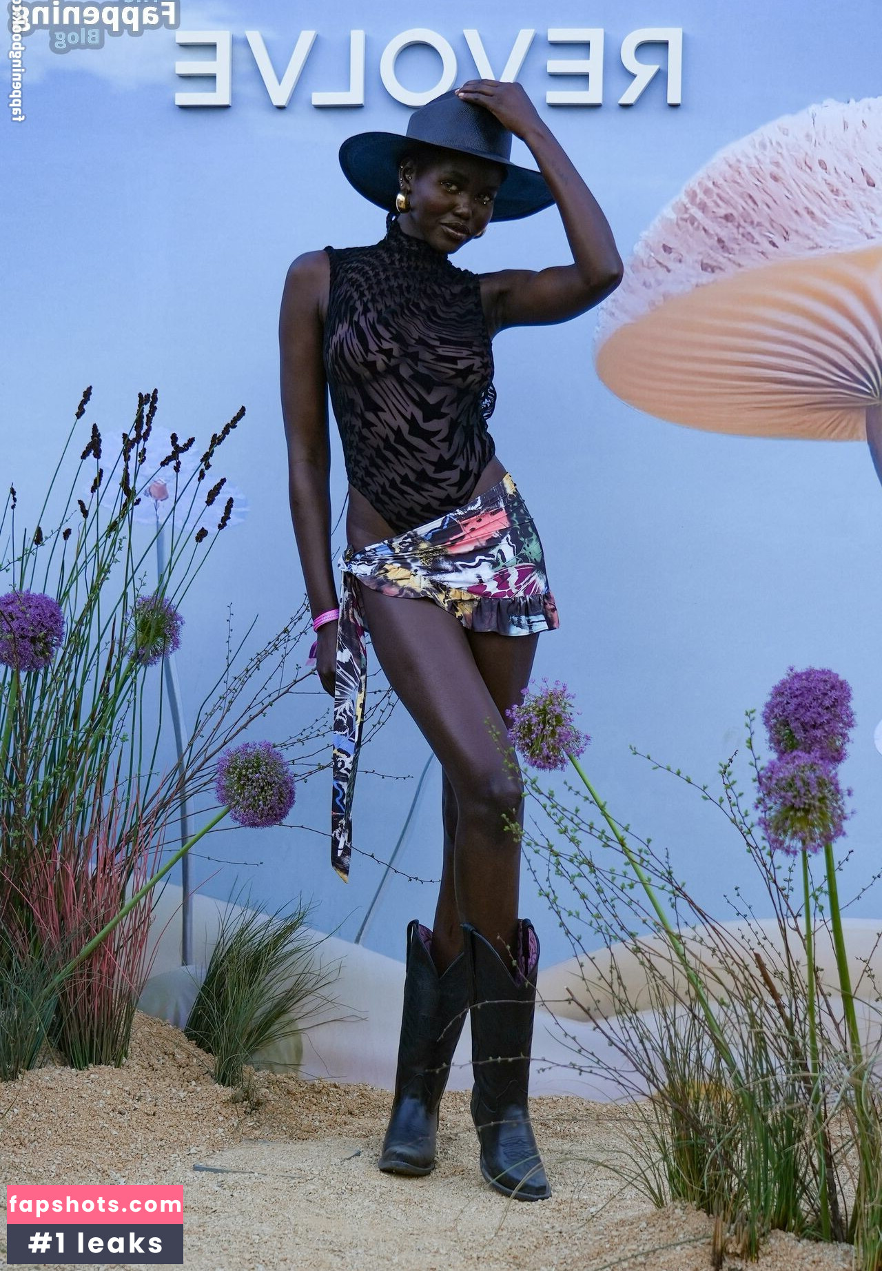 Adut Akech Nahé úniky fotek pouze od fanoušků #75 - Fapshots