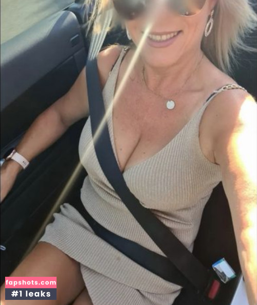 Adventurous Hotwife Nude Leaks OnlyFans - Fapshots