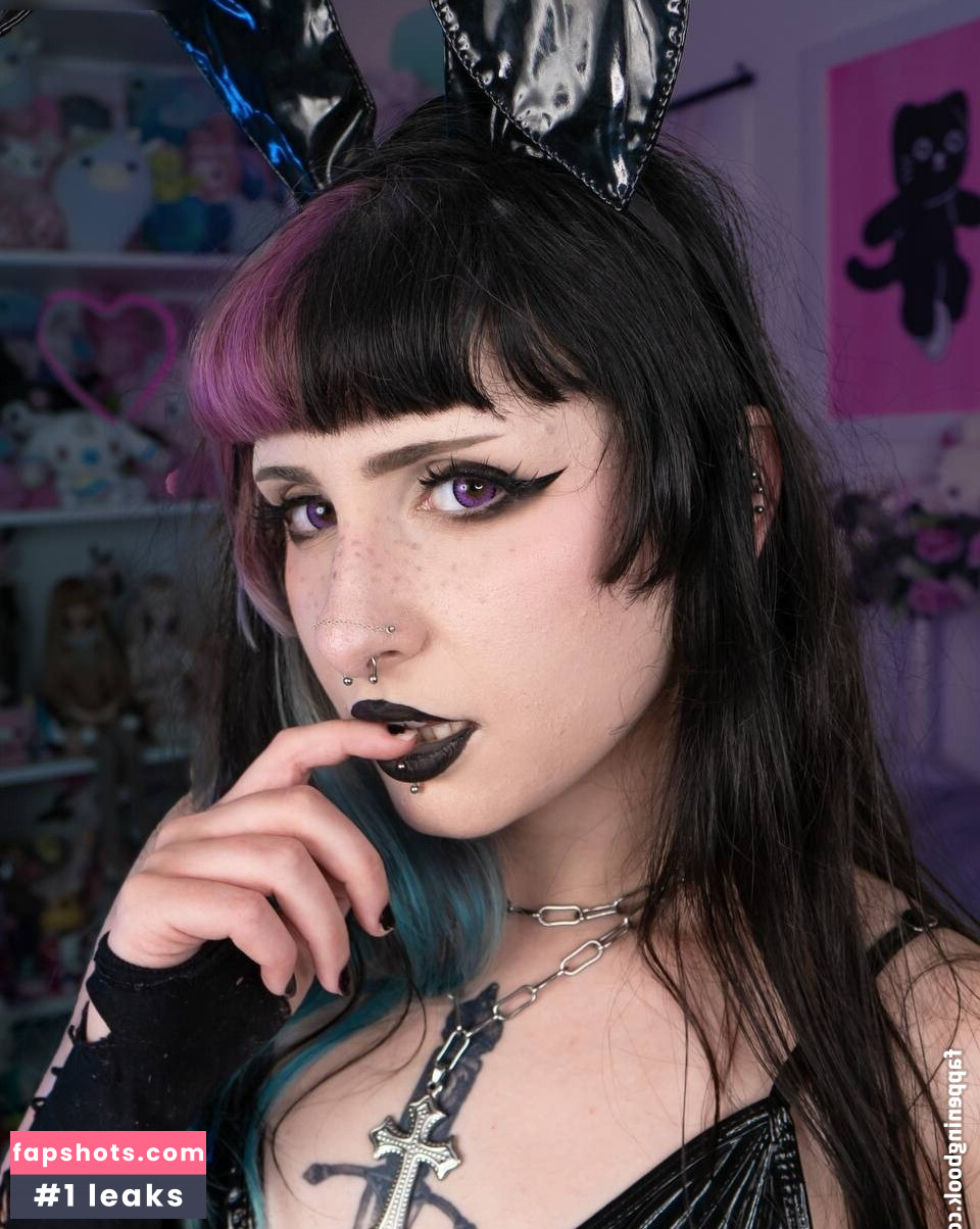 Aestra Azure Nude Leaks OnlyFans Photos #2 - LeakJerk