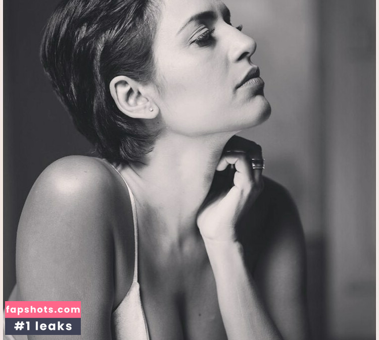 Agam Darshi Nude Leaks OnlyFans Photos #3 - LeakJerk