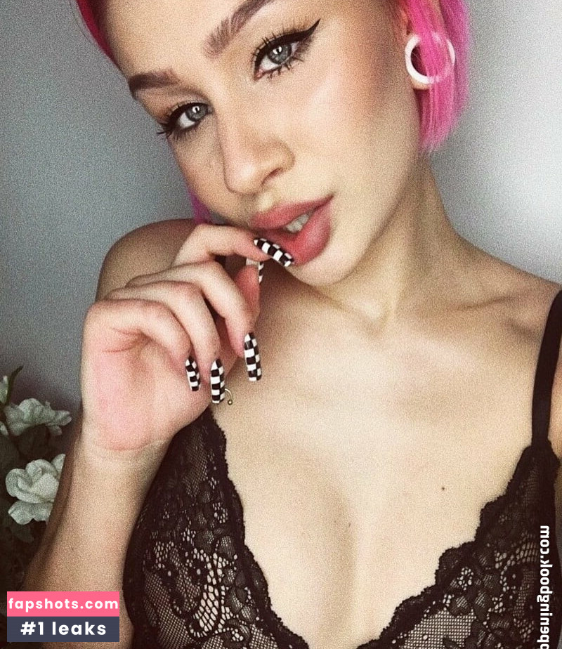 Agata Dziarma gallery photo #14