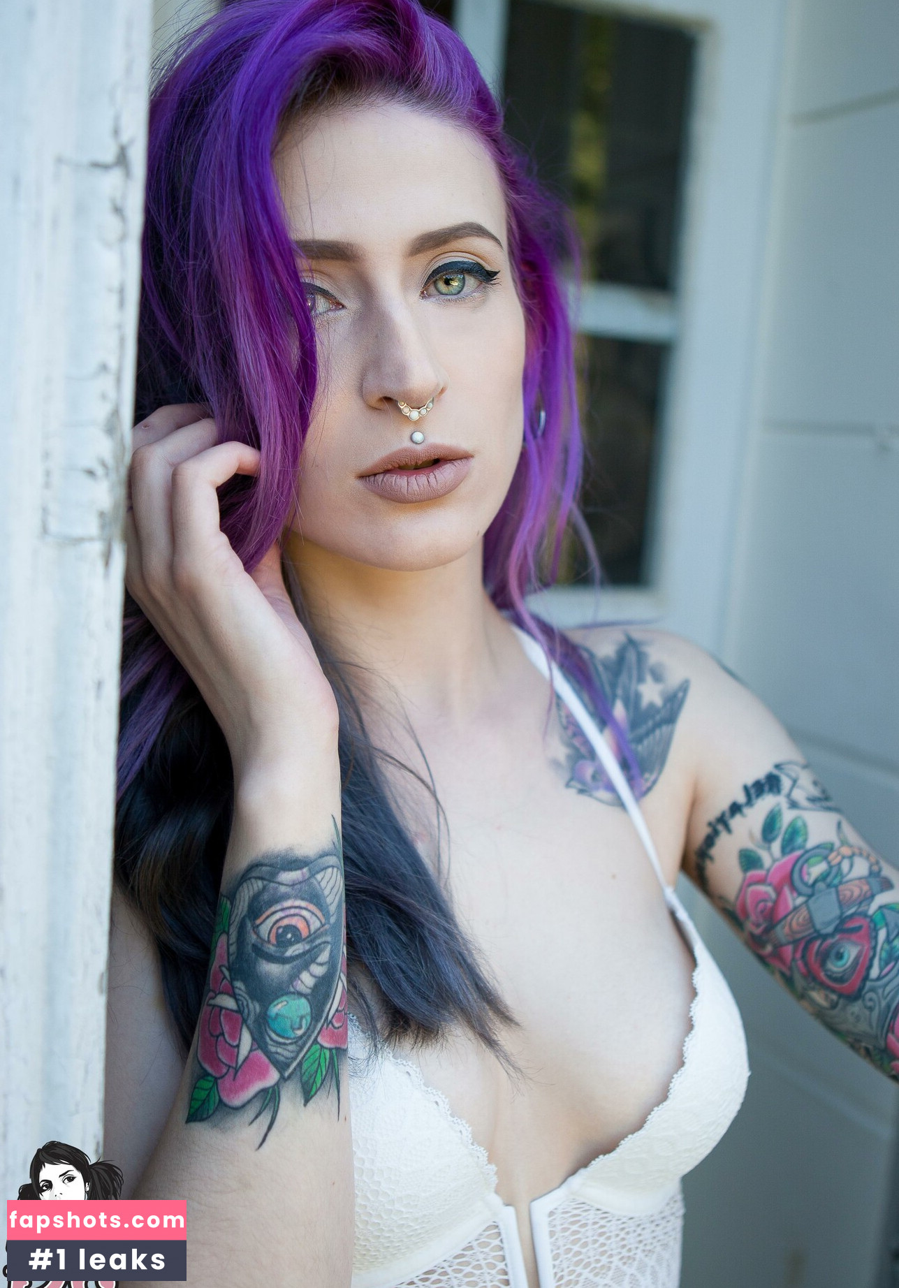 Aglaope gallery photo #2