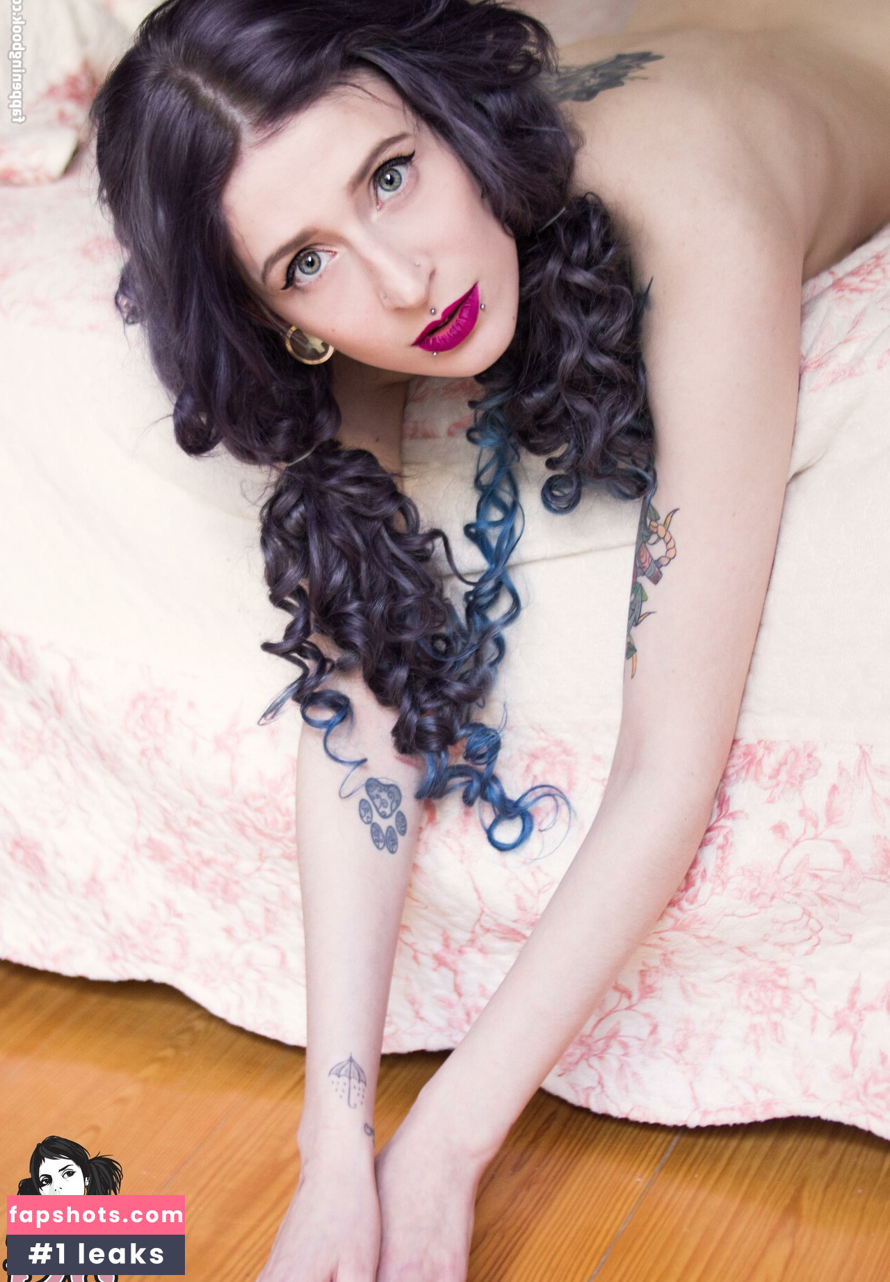 Aglaope gallery photo #31