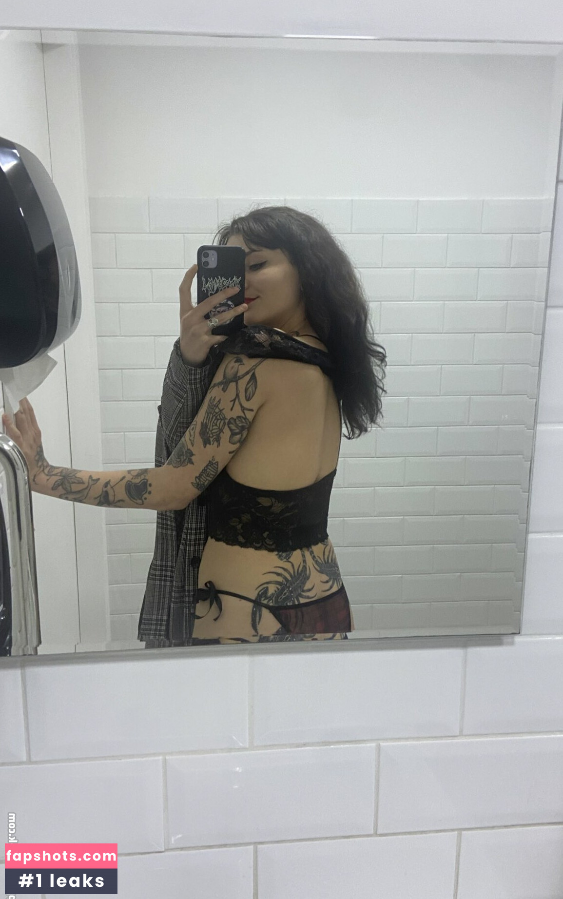 Agnees Monteiro gallery photo #13